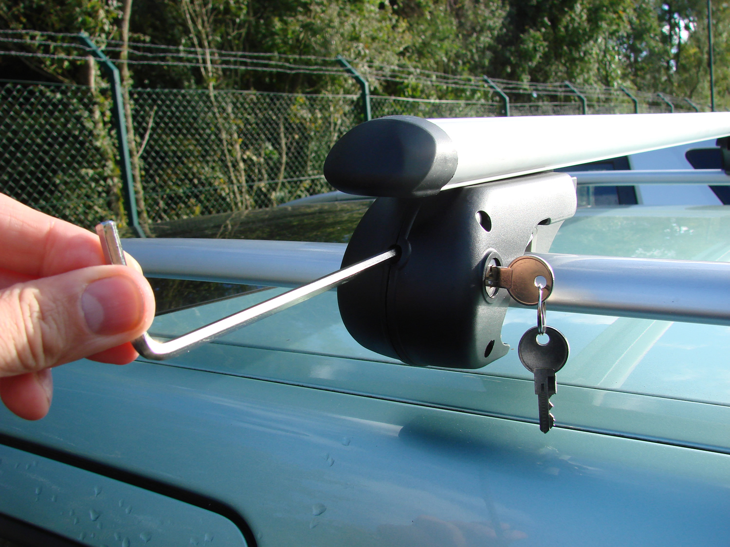 Eagle 1350 sales roof bars